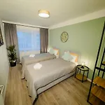 Immostay - Modern & Wifi Lägenhet *